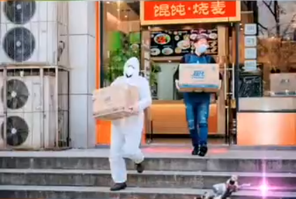 今天是元宵節(jié)，如意餛飩武漢長港路店為漢陽醫(yī)院的醫(yī)護(hù)人員送去了熱氣騰騰的湯圓。