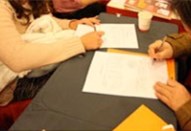 武漢晨報報道：現(xiàn)做的餛飩全城鋪店