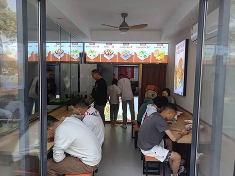 武漢警官職業(yè)學(xué)院校內(nèi)店盛大開(kāi)業(yè)